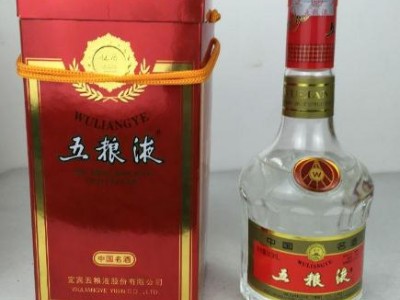 辽宁朝阳八十年茅台酒瓶礼盒回收